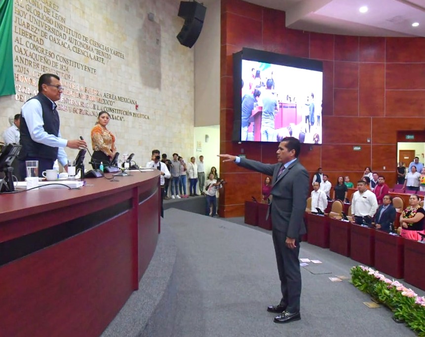 Rinde-protesta-diputado-Luis-Eduardo-Rojas-Zavaleta-como-integrante-de-la-JUCOPO-