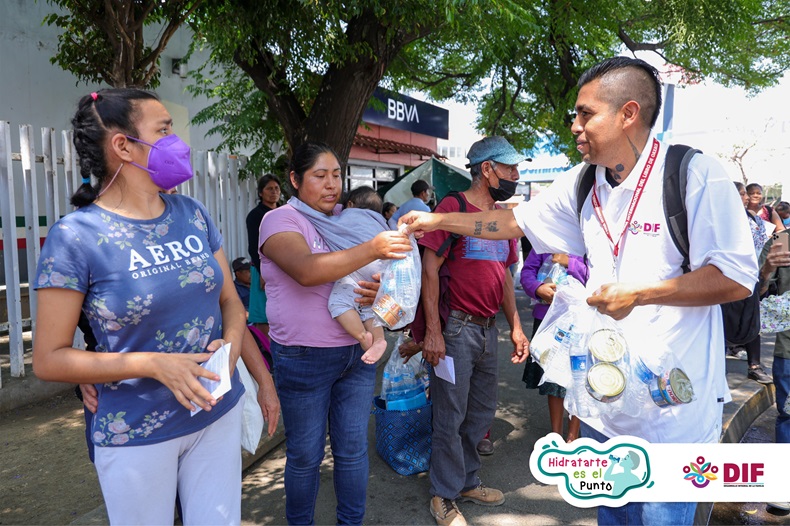 Activa-DIF-Estatal-recorrido-del-plan-Hidratarte-es-el-Punto-en-la-capital-oaxaquena-3
