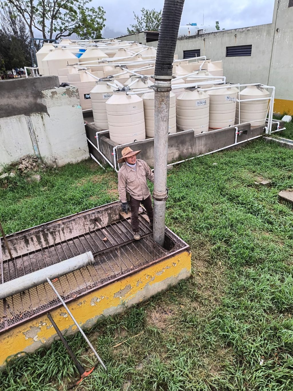 Coadyuva-Soapa-con-la-limpieza-y-desazolve-del-Hospital-de-la-Ninez-Oaxaquena-1