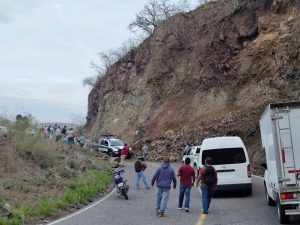 cerrada la circulación sobre la carretera 190 Oaxaca-Istmo-1