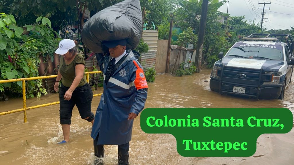 Brindan apoyo a habitantes en San Juan Bautista Tuxtepec por inundaciones-2