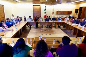 Acuerdan Gobierno de Oaxaca y STPEIDCEO instalación de 6 mesas para revisión, caso por caso, de mil 344 plazas suprimidas mediante decreto 2