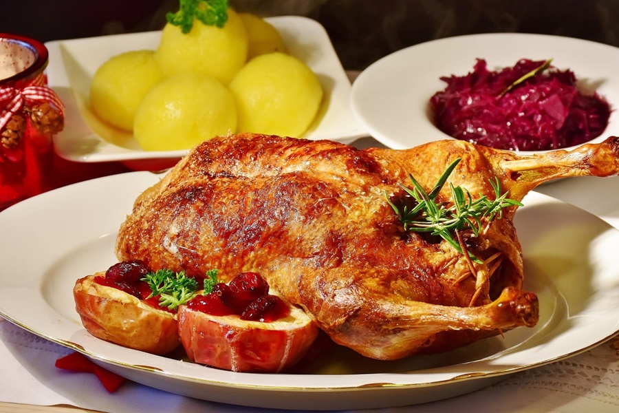 Llama SSO a no excederse en cantidad de alimentos durante fiestas decembrinas  01
