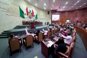 Sesión extraordinaria_Se aprueba Paquete Fiscal 2025_Congreso (4)
