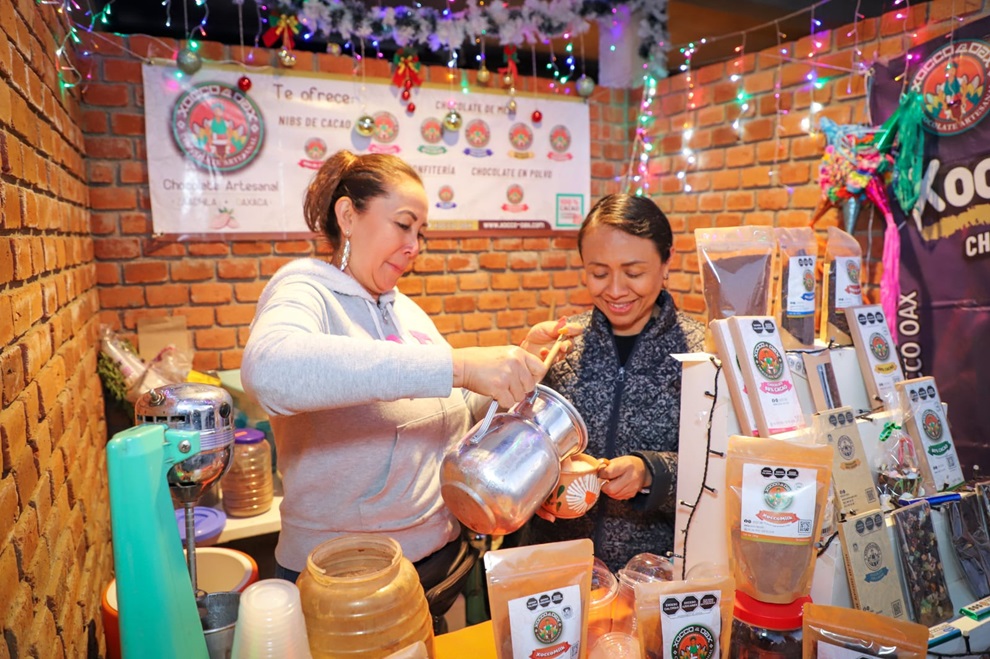 Visitantes disfrutan la Feria Agroindustrial y Artesanal navideña en el Parque Primavera Oaxaqueña-1