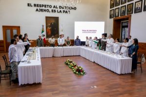4.- Instalan Cuerpo de Gobierno Transitorio-Docente del Hospital General Doctor Aurelio Valdivieso (8)