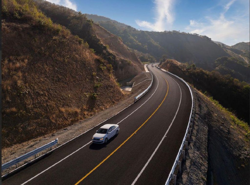 Anuncia Policía Vial recomendaciones para transitar en la carretera Mitla-Tehuantepec