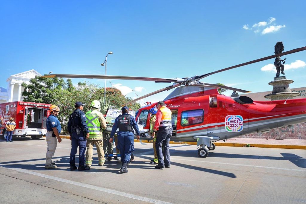Aterrizaje exitoso de helicóptero garantiza atención urgente a recién nacido en Oaxaca SSO (1)