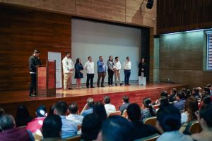 Capacitan para mejores prácticas en el uso eficiente y transparente de los recursos en proyectos de inversión pública (2)