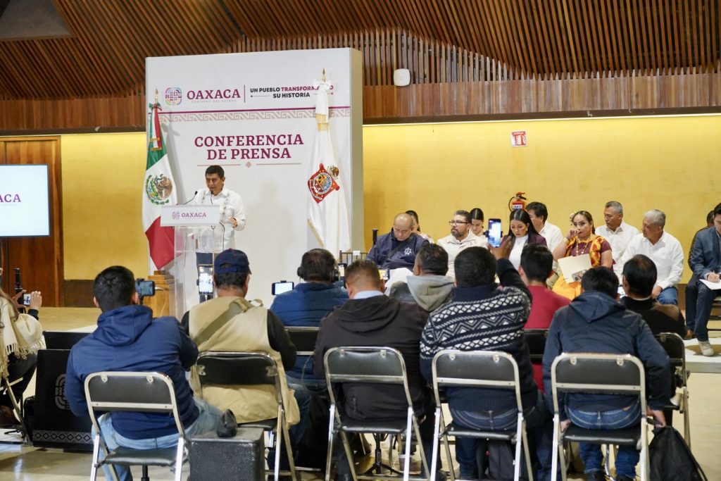 Garantizan en Oaxaca abasto de medicamentos