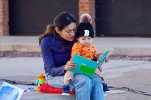 Se comparte el gusto por los libros en los Minutos para Imaginar realizado en el Parque Primavera (2)
