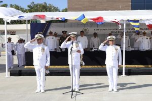 03-GOBERNADOR-Atestigua Gobernador de Oaxaca toma de protesta de nuevo Comandante de la Décima Región Naval