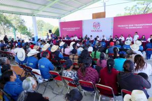Aporta Salomón Jara con obras y apoyos sociales al bienestar de San Mateo Tlapiltepec 3
