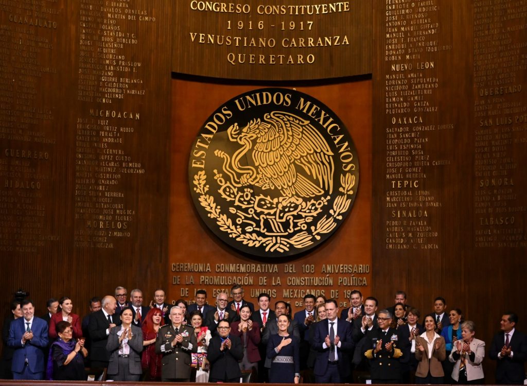 Asiste Salomón Jara al 108 Aniversario de la Promulgación de la Constitución Mexicana de 1917 (5)