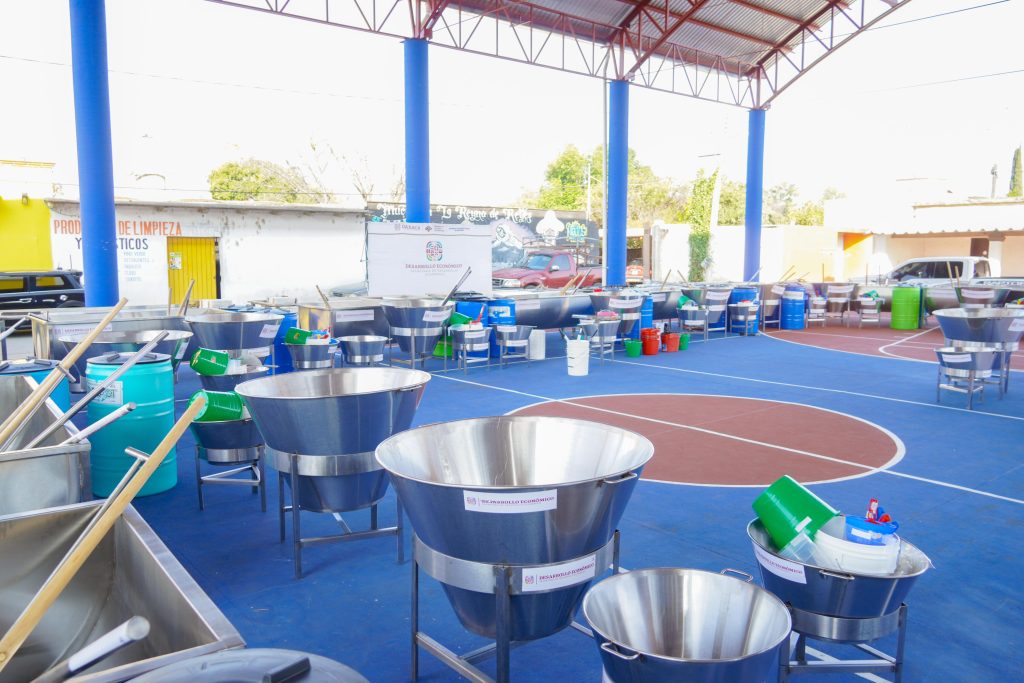Invierte Sedeco más de 2 mdp en equipo para personas productores de queso y quesillo 2