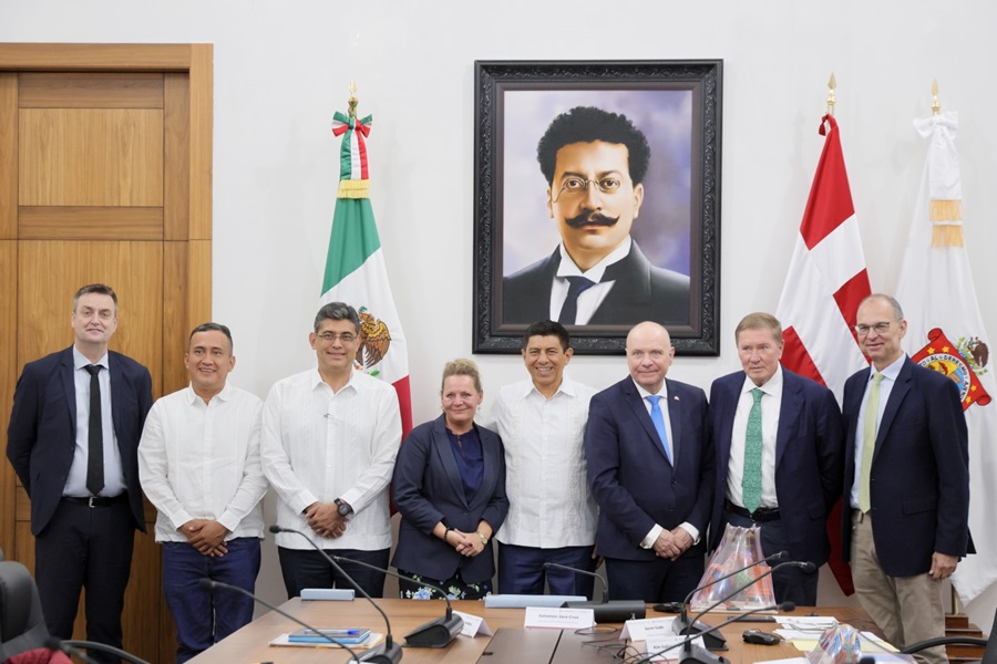 GOBERNADOR-DELEGACIÓN DINAMARCA-1
