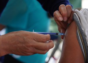 Oaxaca protege a niños, con la aplicación de vacunas contra VPH