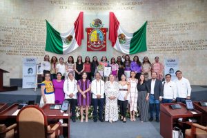 Reconocimiento María Cristina Salmorán (3)