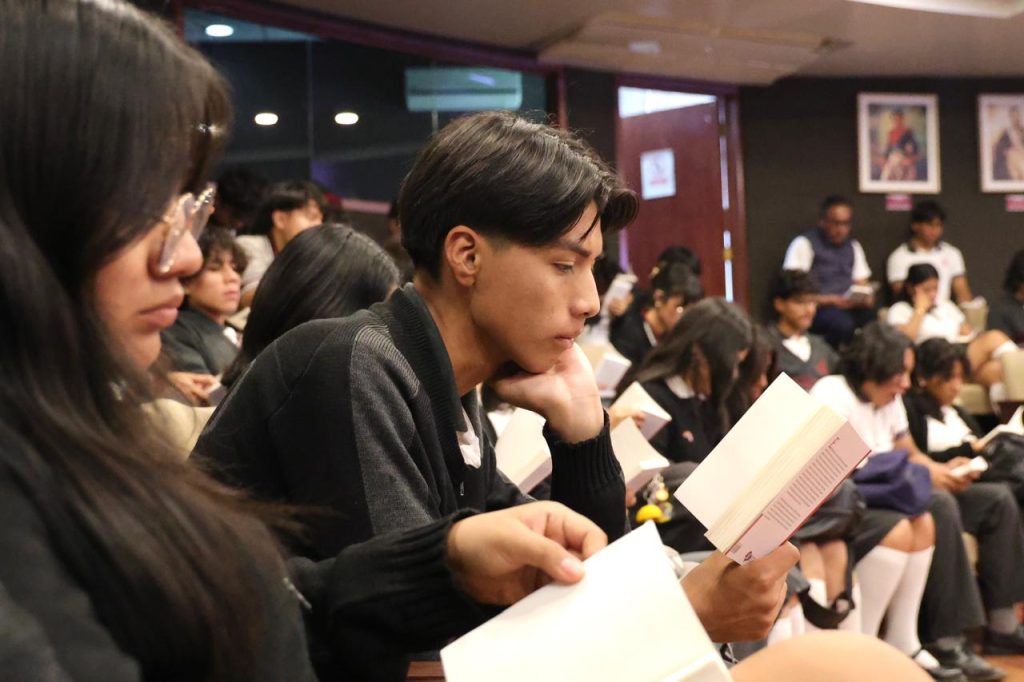 6.Refrenda Salomón Jara su compromiso con el desarrollo de las juventudes mediante fomento a la lectura