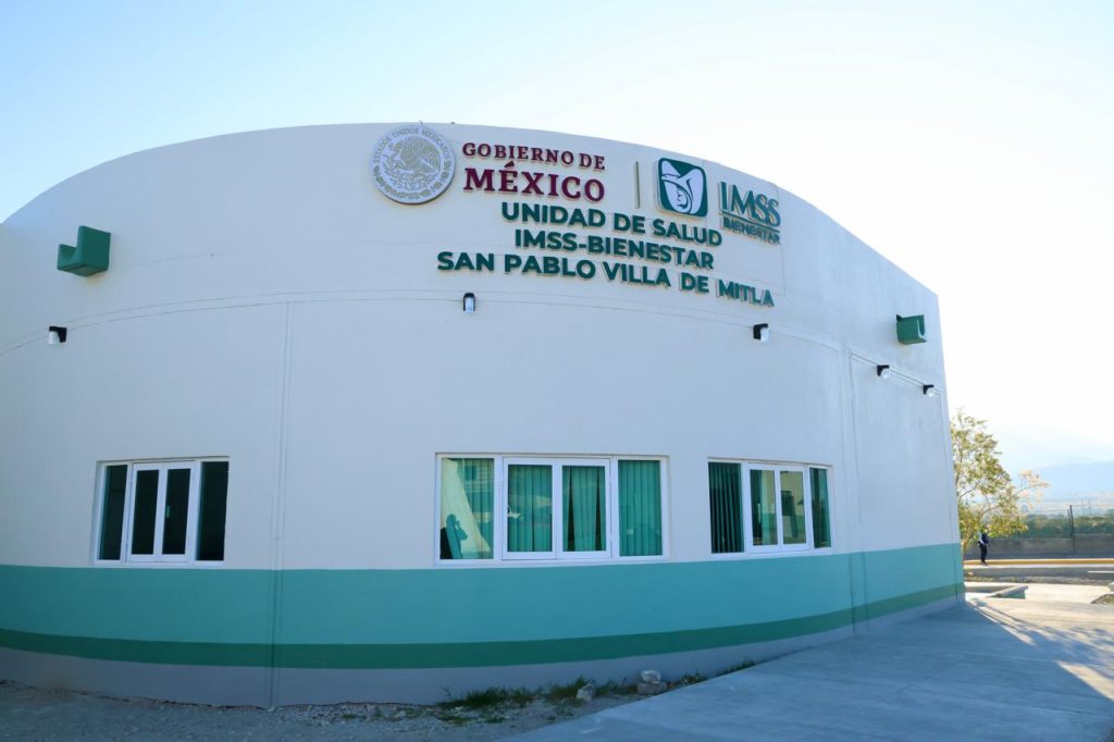 GOBERNADOR INAUGURACIÓN Centro de Salud Urbano-7 (1)