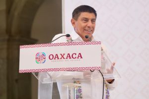 Pone Salomón Jara enfoque intercultural a estrategia nacional Tejedoras por la patria