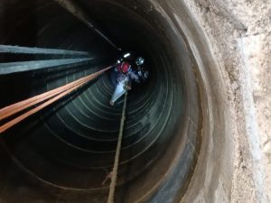 Rescata HCBO a masculino que cayó dentro de un pozo (4)