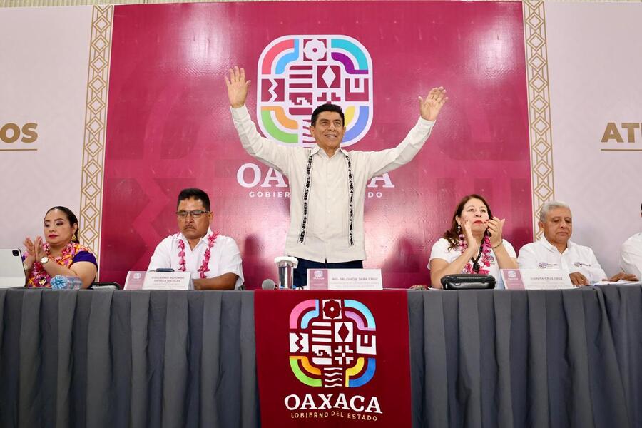 Atiende Gobernador de Oaxaca al municipio más pobre del país con la construcción de 100 cuartos dormitorios  3