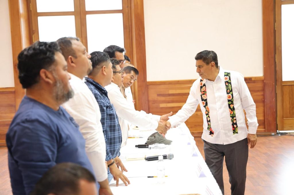 Con respeto y comunicación abierta, Gobernador de Oaxaca recibe pliego petitorio de la Sección 22 2