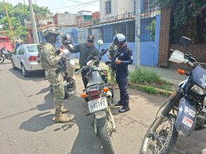 POLICÍA VIAL-2 (2)