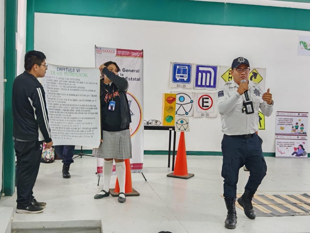 Realizan Jornadas de Educación Vial y de Fomento a la Lectura a estudiantes de bachillerato (5)