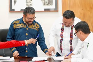 1 Firma Gobierno de Oaxaca entrega-recepción del predio para construcción de Ciudad Salud