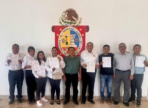 1.Entrega Semovi tarjetones de actualización de tarifa a personas concesionarias de Huajuapan de León