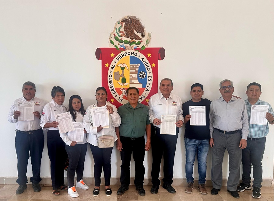 1.Entrega Semovi tarjetones de actualización de tarifa a personas concesionarias de Huajuapan de León