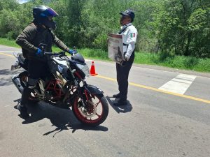 Intensifica Policía Vial Estatal concientización para prevenir accidentes en la carretera Oaxaca-Ixtlán (1)