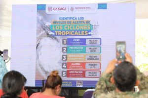 Llama Gobernador de Oaxaca a la población a estar alerta ante arribo de tormenta tropical Erick 4 (1)