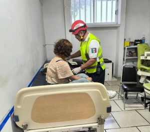 Brinda Policía Vial Estatal auxilio a joven tras ingerir bebida presuntamente adulterada (2)