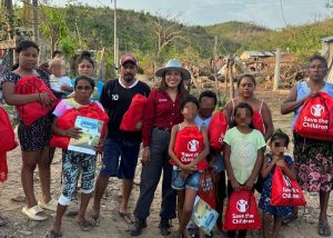 Entrega SE-Sipinna kits de bienestar a niñas, niños y adolescentes de Santiago Pinotepa Nacional 1