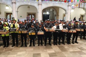Entrega Salomón Jara más de 6 mil nuevos uniformes a elementos de seguridad pública 7
