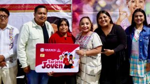 Con la entrega de apoyos a mujeres y jóvenes, Gobierno del Estado fortalece la justicia social en Nochixtlán (3)