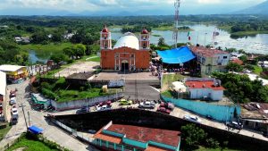 Garantiza DIF Oaxaca el acceso a una alimentación diaria y sana en San Pedro Ixcatlán-7