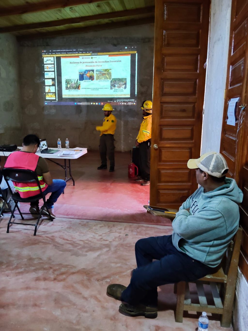 Capacita Coesfo a autoridades de Chalcatongo de Hidalgo en manejo responsable del fuego-3