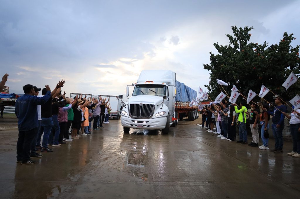 Coordina DIF Estatal envío de más de 33 mil despensas a Oaxaca, Veracruz y Puebla (4)