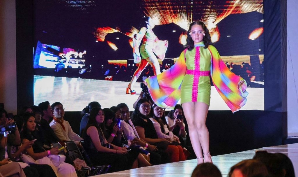 2.Inaugura UTVCO primer Congreso Nacional de moda Génesis