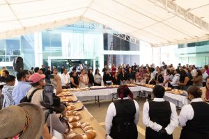 Comparten la tradicional Rosca de Reyes en el Congreso del Estado y refrendan compromiso con la ciudadanía_03