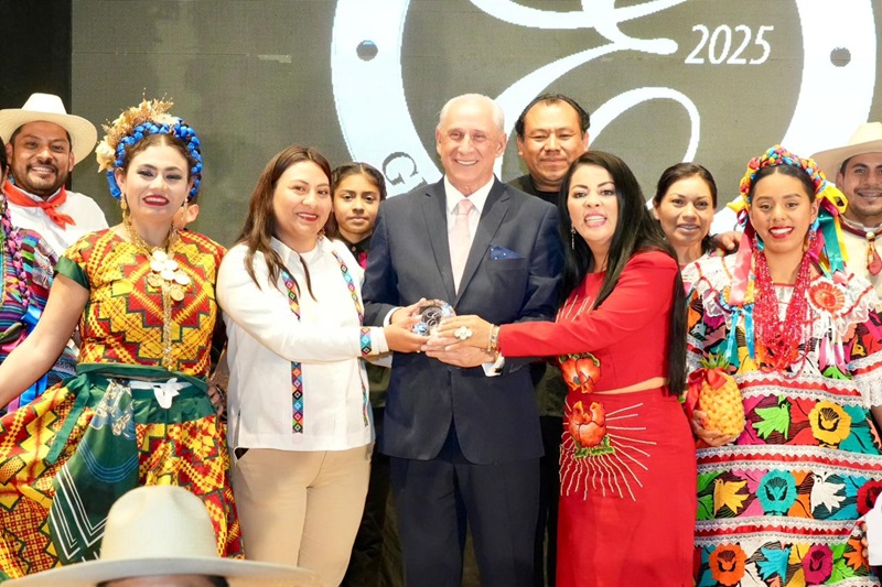 En Fitur 2026 son reconocidos Pueblos Mancomunados con Premios Excelencias Turísticas Sectur Oaxaca-1
