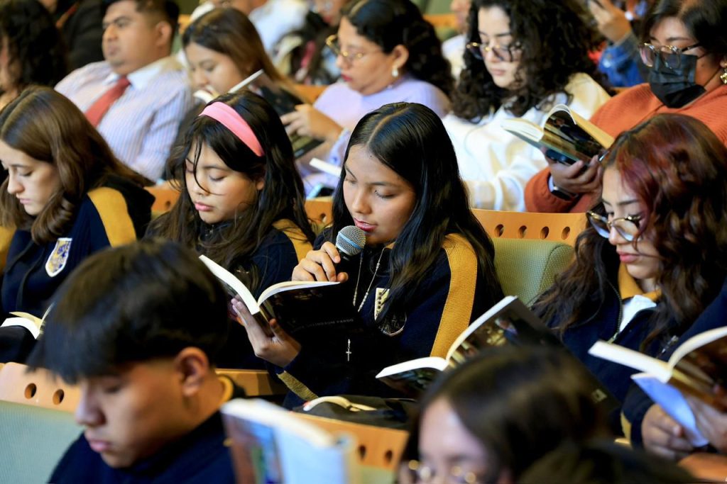 030226 FOTO 3 Impulsa Salomón Jara la lectura como herramienta de transformación social en las adolescencias