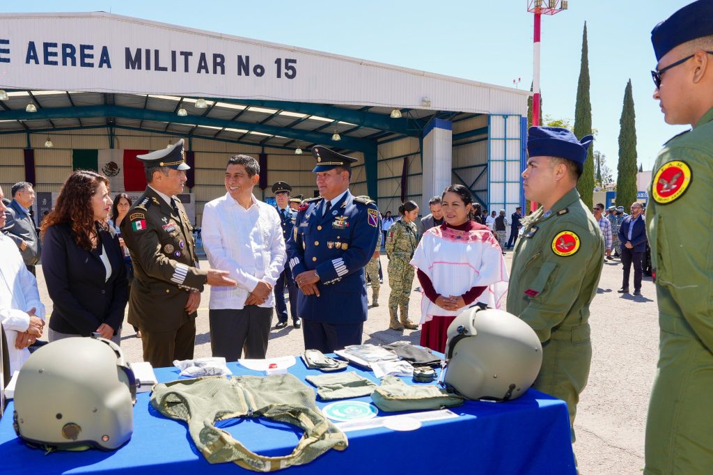 100226 FOTO 4 Reconoce Salomón Jara labor solidaria y humana de la Fuerza Aérea Mexicana en la defensa de los intereses del pueblo
