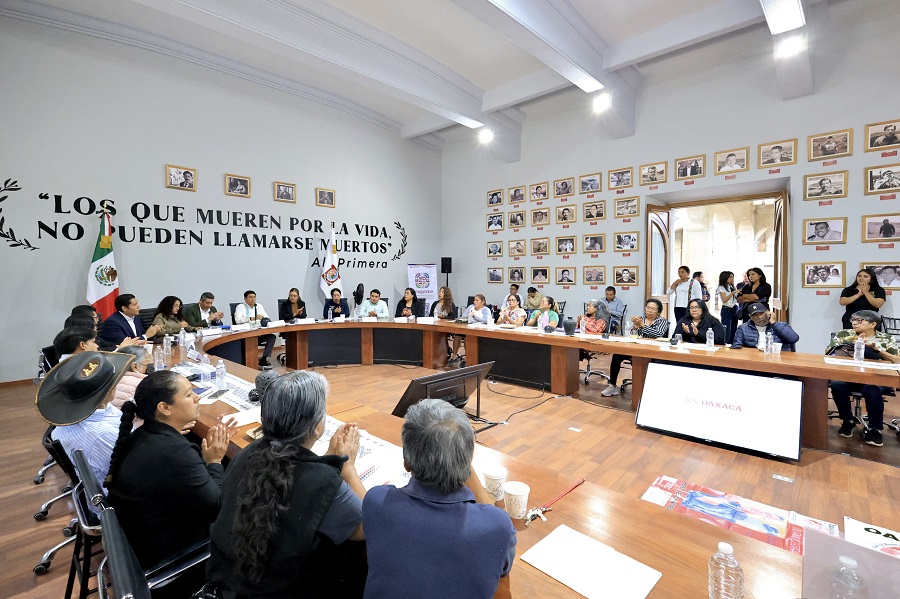 110226 FOTO 1 Entrega Salomón Jara 60 perfiles genéticos en la búsqueda de personas desaparecidas