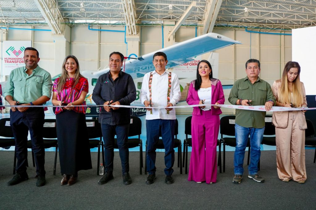 260226 FOTO 1 Asiste Salomón Jara a la apertura de nuevas rutas aéreas Tuxtla Gutiérrez-Oaxaca