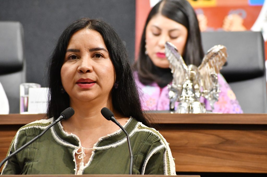 Rinde informe la secretaria de las Mujeres ante el Congreso del Estado_02